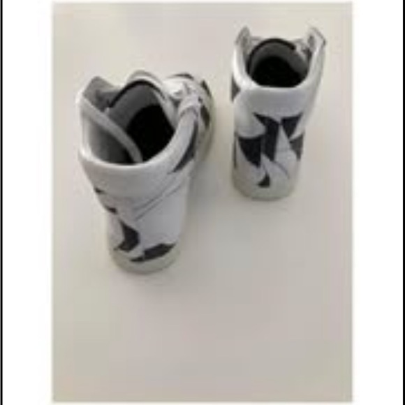 Celine high top black triangle sneakers - Picture 3 of 7